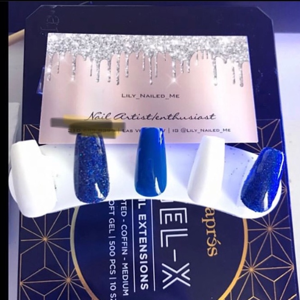 Custom press on nails